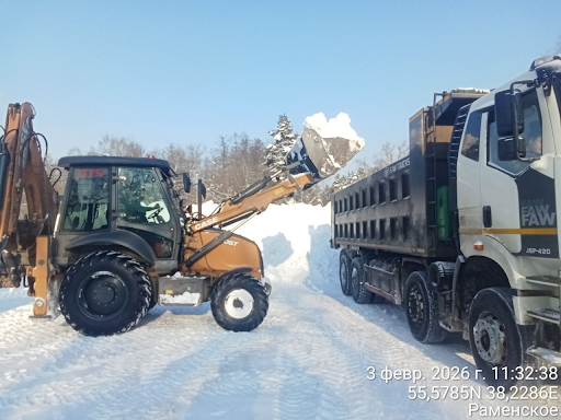 Подмосковье борется со снегом: более миллиона кубометров вывезено из парков и лесопарков — фото 1