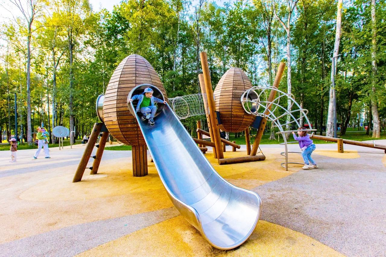Современное лето в благоустроенном Центральном парке культуры и отдыха в Лобне: комфортная городская среда для всей семьи — фото 2