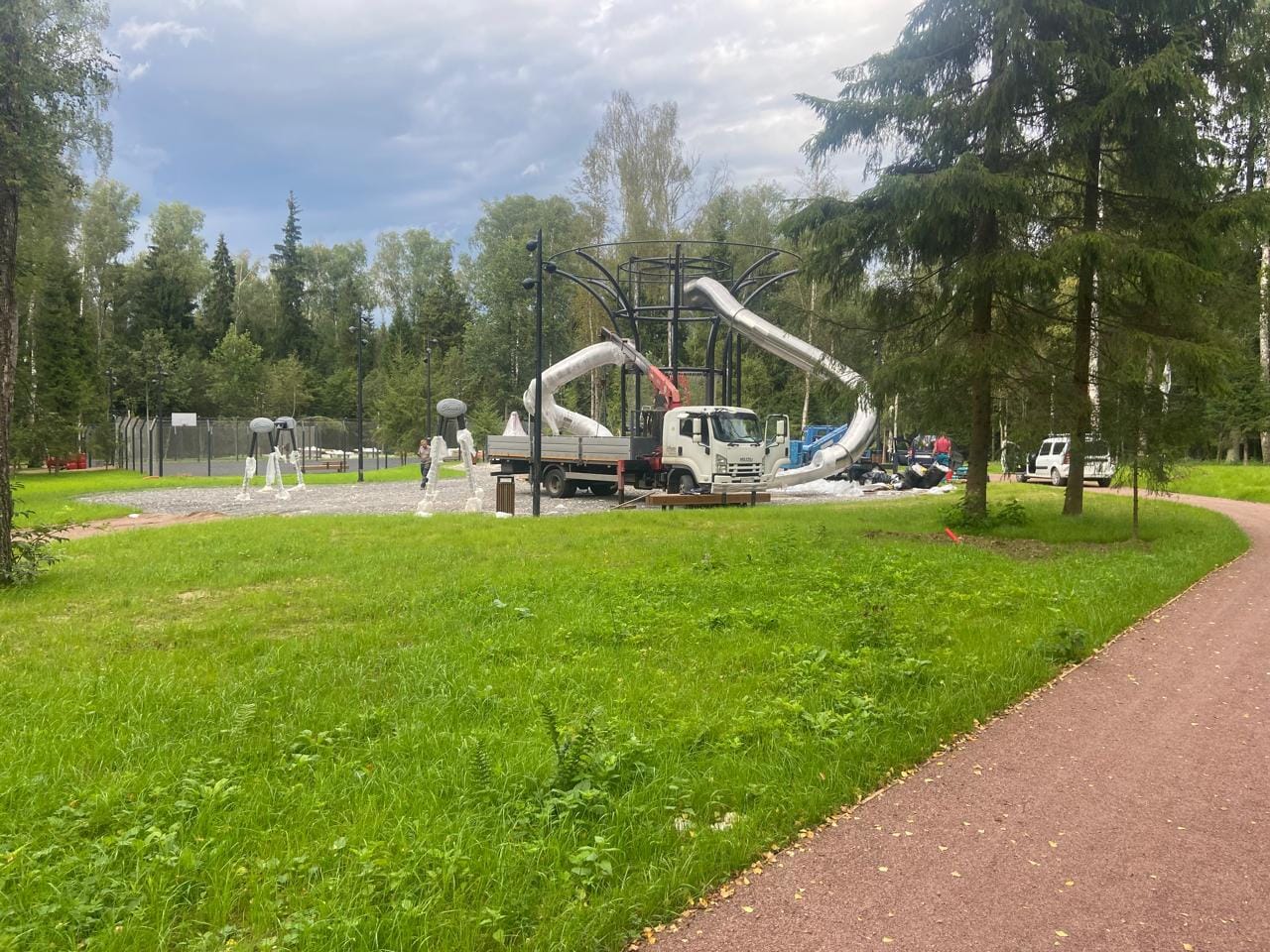 Благоустройство лесопарка «Соколка» в Истре: новые объекты для отдыха и комфортная городская среда — фото 3